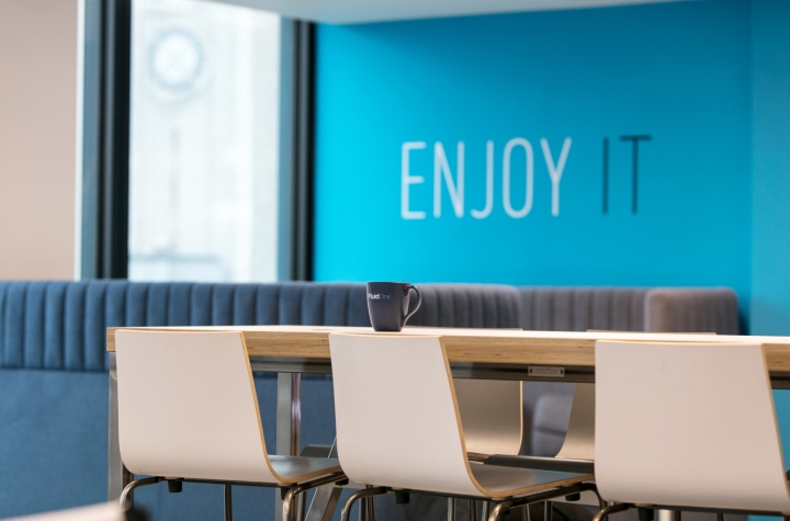 科技藍(lán)辦公室裝修,廣州辦公室裝修,辦公室設(shè)計(jì),海博裝飾.jpg 科技藍(lán)辦公室裝修,廣州辦公室裝修,辦公室設(shè)計(jì),海博裝飾.jpg