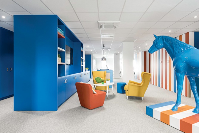 廣州海博裝修公司,色彩空間辦公室設計,廣州辦公室裝修,海博裝飾.jpg 廣州海博裝修公司,色彩空間辦公室設計,廣州辦公室裝修,海博裝飾.jpg