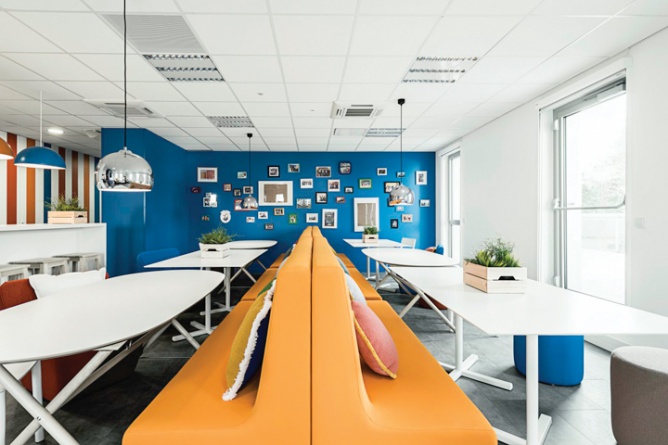 廣州海博裝修公司,色彩空間辦公室設計,廣州辦公室裝修,海博裝飾.jpg 廣州海博裝修公司,色彩空間辦公室設計,廣州辦公室裝修,海博裝飾.jpg