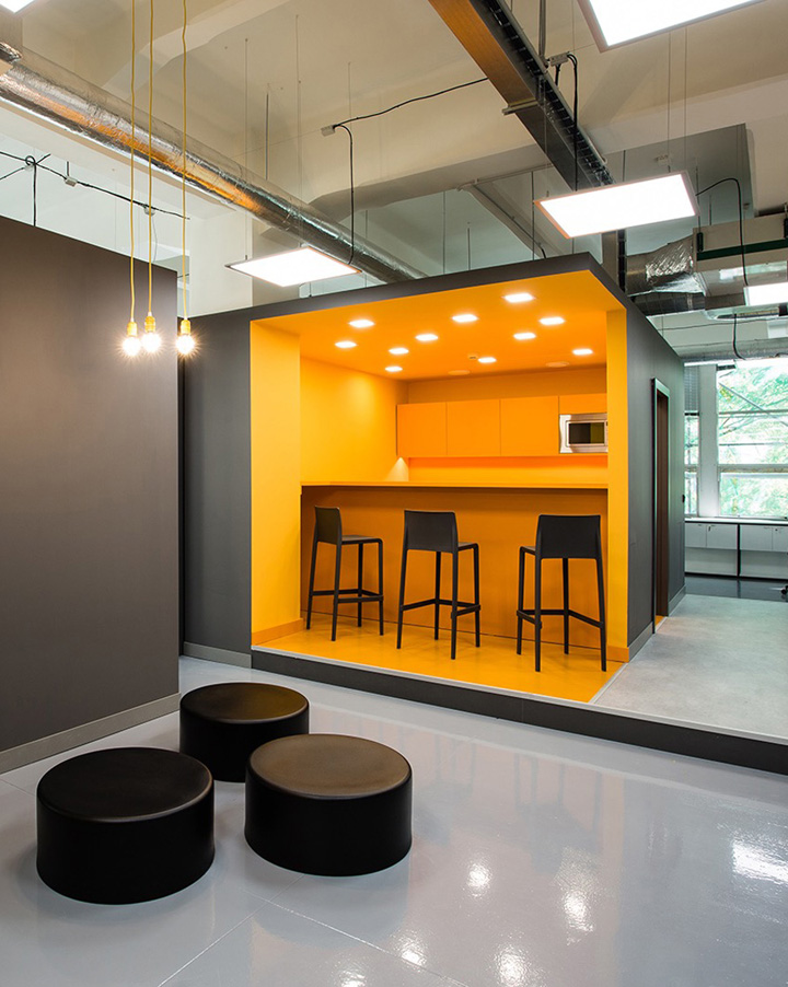 現(xiàn)代休閑風(fēng)格辦公室裝修風(fēng)格.jpg 現(xiàn)代休閑風(fēng)格辦公室裝修風(fēng)格.jpg