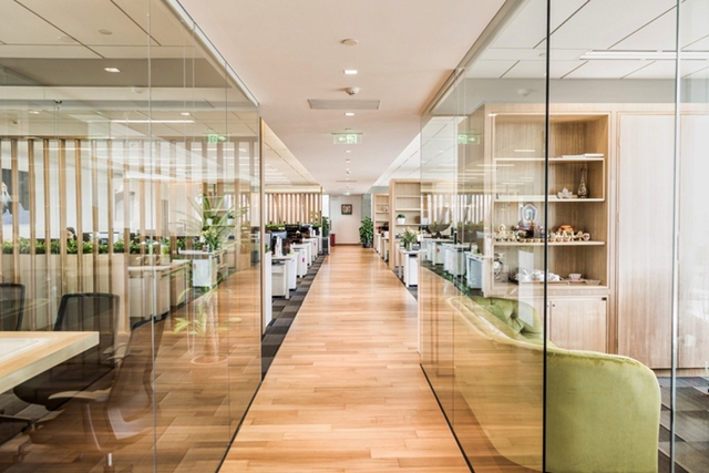 現(xiàn)代簡(jiǎn)約辦公室裝修設(shè)計(jì).jpg 現(xiàn)代簡(jiǎn)約辦公室裝修設(shè)計(jì).jpg