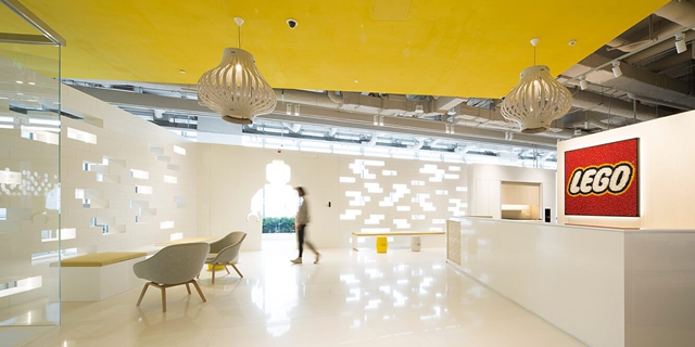 樂高辦公室裝修設(shè)計.jpg 樂高辦公室裝修設(shè)計.jpg